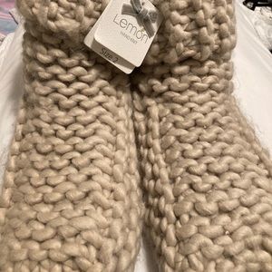 NWT Lemon shoes house slippers sz 2 (8-10)